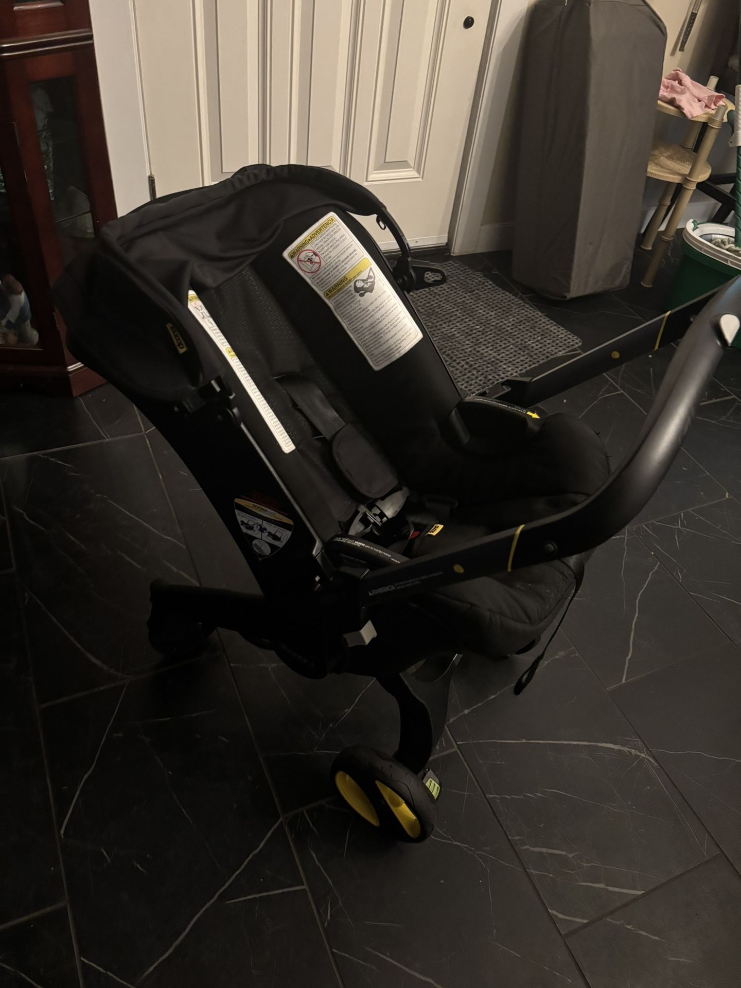 Donna stroller & Base (Pickup Only)