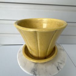 McCoy Pottery 1959 No. 116 Flower/Plant Pot with Attached Saucer 5 1/4 Inch