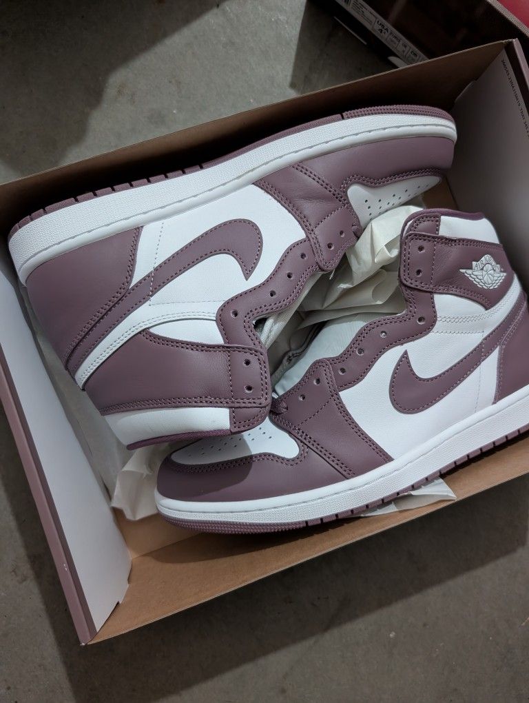 AIR JORDAN 1 Retro High OG / Size 11M