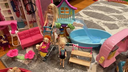 Barbie Dream House With Extras for Sale in Bayonne, NJ - OfferUp