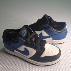Nike Boys Shoes 11c  Dh9756-104.  gym shoes/sneakers black,white and blue.