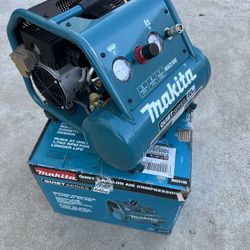 Makita Quiet Series 1 HP, 2 Gallon, Oil-Free, Electric Air Compressor