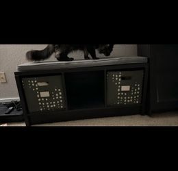 Cube storage bench