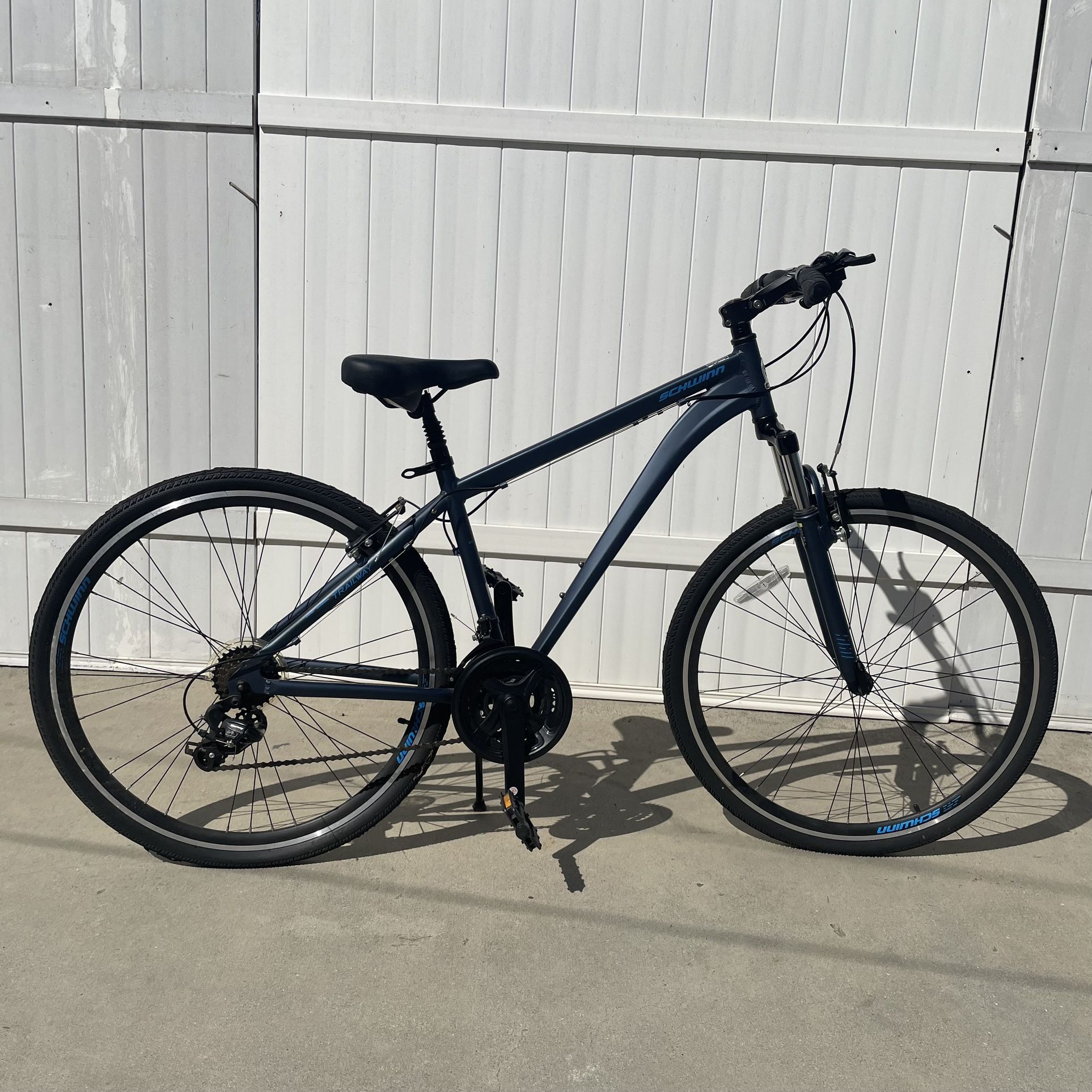 Schwinn Men’s Trailway 700c/ 28 inch Hybrid Bike NEW