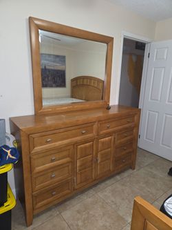 Queen bedroom set