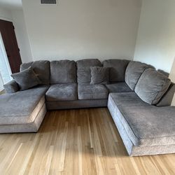 Ashley O’Phannon 2-Piece Sectional with Chaise