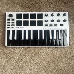 Akai MPK Mini MIDI Keyboard