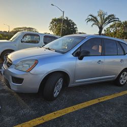 Kia Rondo 2009