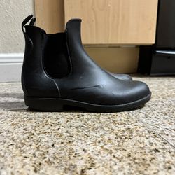 Black Chelsea Boots Size 6