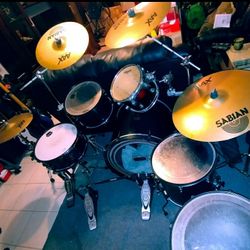 Mapex Drum Set Meridian Black 7 Pc Set W Sabian Axx Cymbals