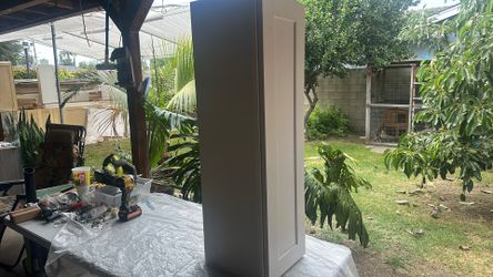 Kitchen cabinet