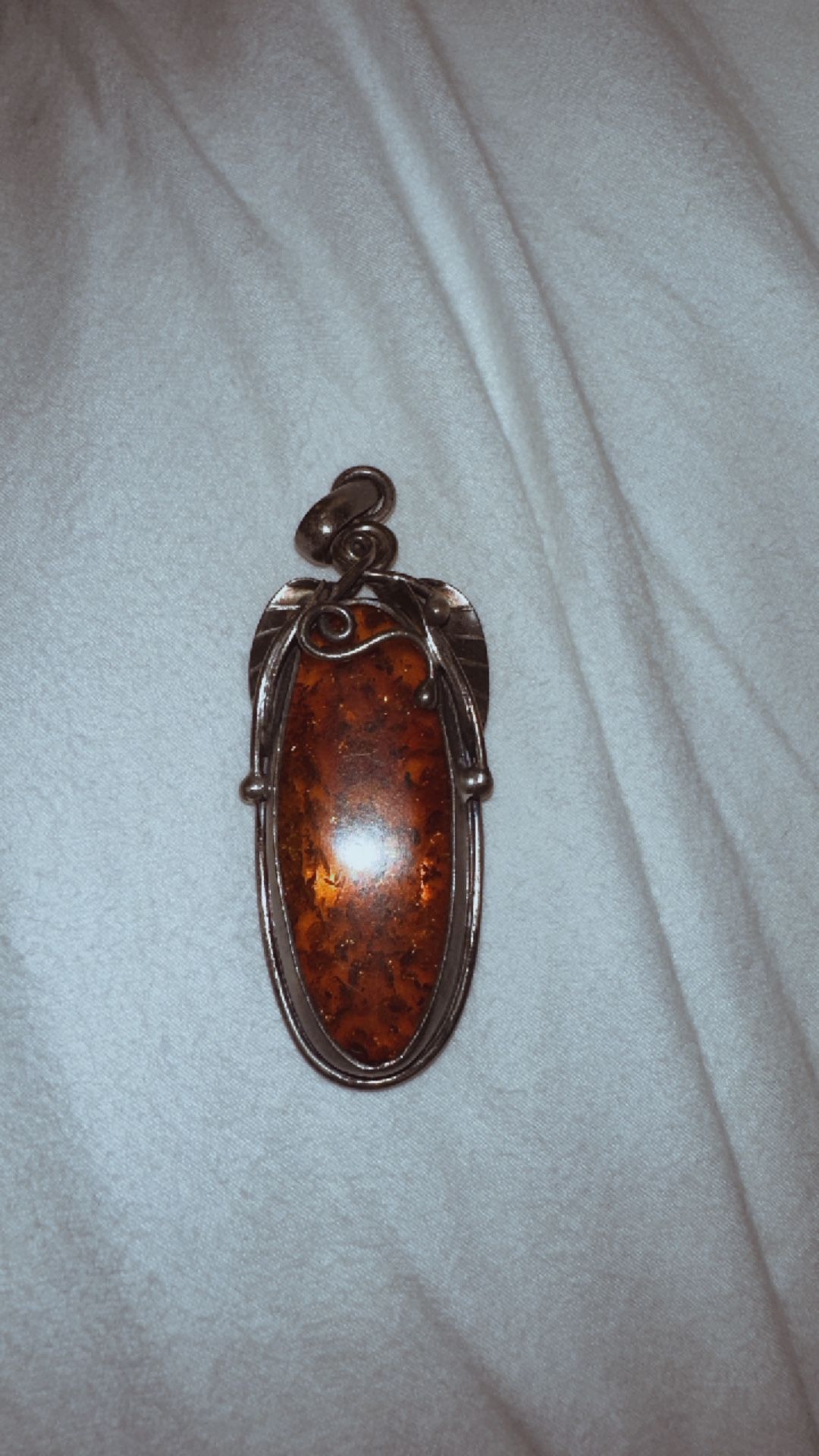 925 Sterling Silver Vintage Floral Wrapped Oval Baltic Amber Pendant