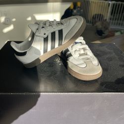 Toddler Adidas Sambas Size 7c