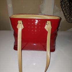 red  patented leather tote. authentic. made in Italy 