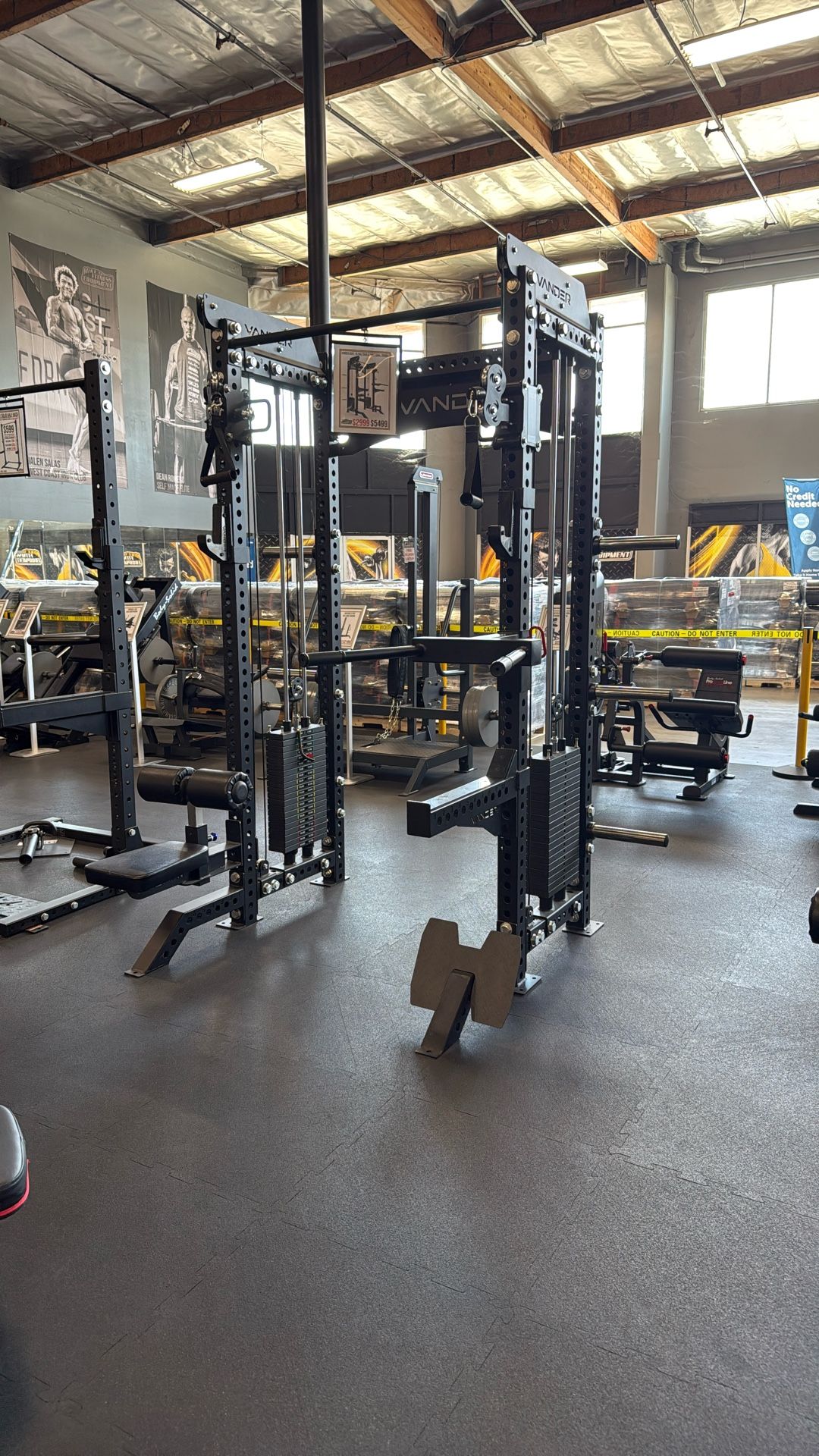 VANDER F-16 Half Rack - Functional Trainer
