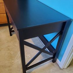 Black Desk