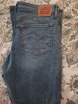 Womens Levi jeans