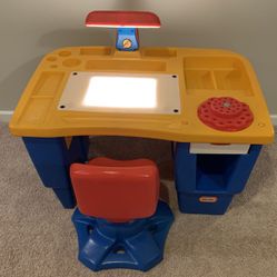 Little Tykes Art Desk & Swivel Chair