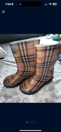 Buryberry Boots