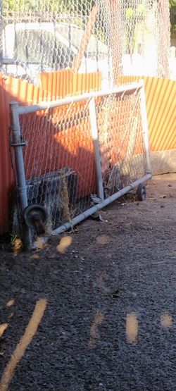 Gate