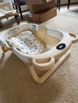 TPN Collapsible Baby Bathtub with Thermometer and Star Cushion - Beige/White