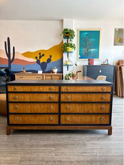 Wood Dresser / Two Tone Black / 8 Drawers / Vintage!
