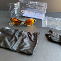 小物 Oakley SATISFY Eye Jacket Dune SATISFY® Oakley® Eye Jacket™