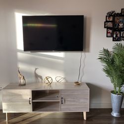 50inch smart tv With Mount 