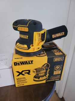 Dewalt 20V XR Brushless 5" Orbital Sander Variable Speed with Sanding Discs