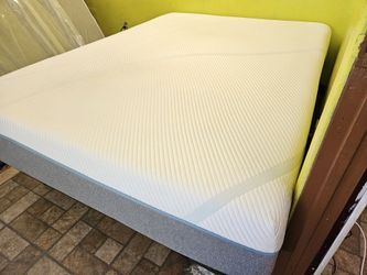Mattress and box spring queen size