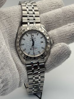 Tudor Classic Date-Day Automatic 41mm – Silver Dial – Excellent Condition – Freshly Serviced