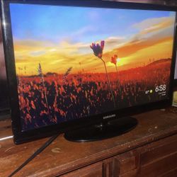 samsung Tv/Monitor-24 Inch /Plus- Wireless Chromecast Steamer