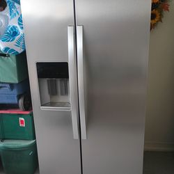 Whirlpool Side by Side counter depth refrigerator