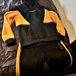 SHEIN Sweatsuit