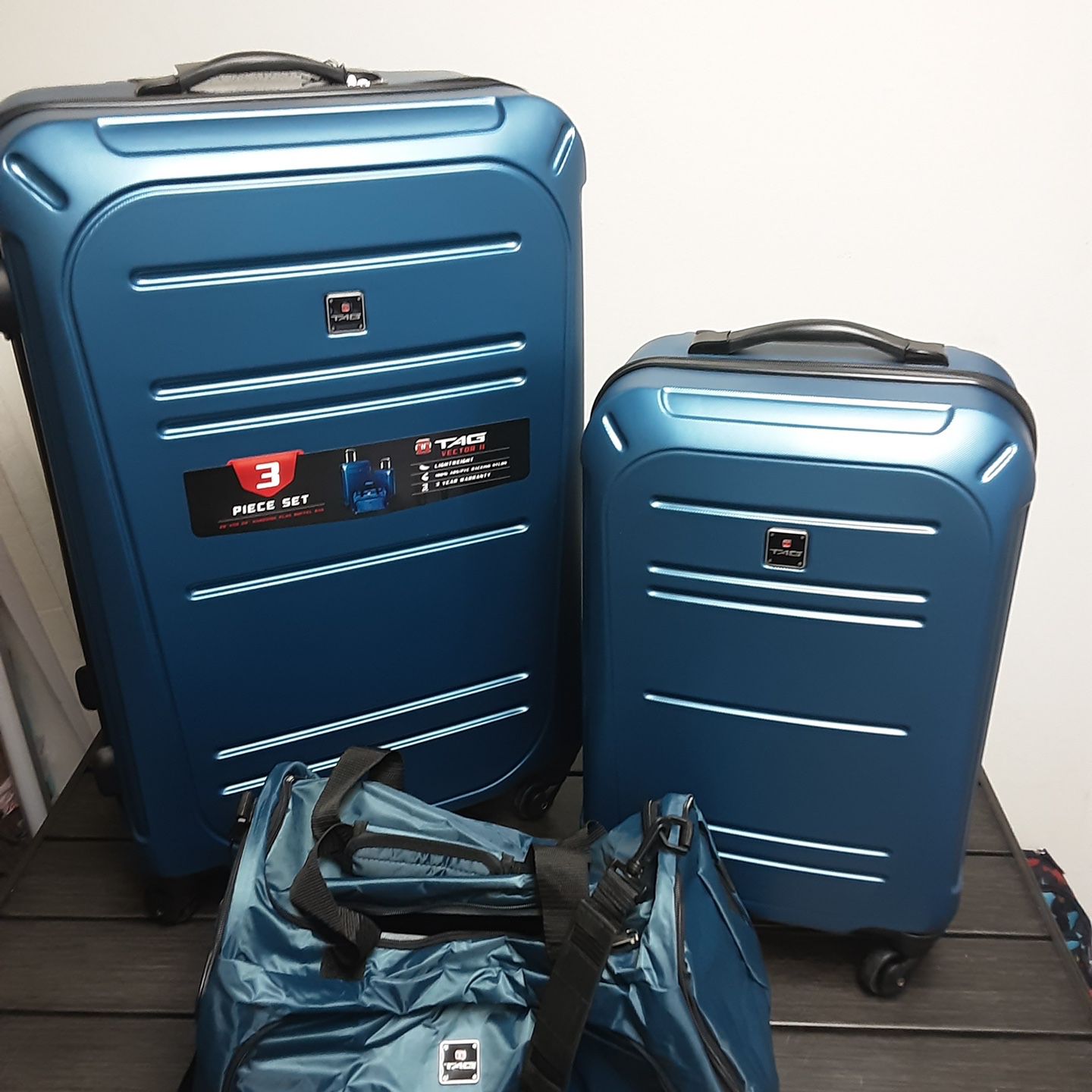 TAG  Vector ll 3- Piece Hard side Luggage Set
