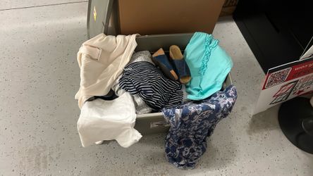 Women’s clothing & shoes