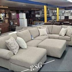 U Shape Large Sectional With Chaise By Benchcraft Furniture 💛No Needed Credit Check 💛 $39 Down Payment with Financing