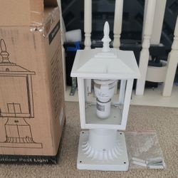 White Post Or Pole Light Fixture