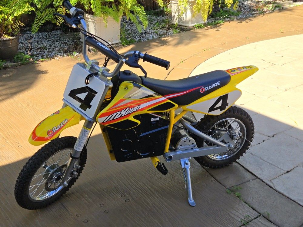 [Negotiable] Razor MX650 Electric Motocross Motorcycle Bike