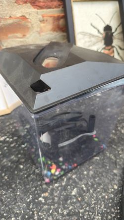Small Desktop Fish Tank with Lid