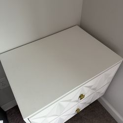 White night stands (set of 2)