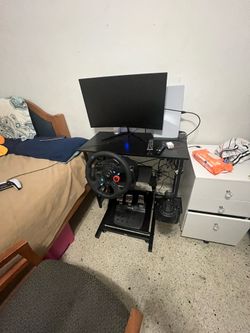 logitech g29 steering wheel(NO STAND)