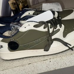 Nike Air Jordan 1 Low – White/Olive Green – US Men’s 8 – Brand New