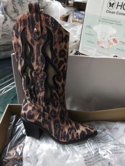 Beautiful Jessica Simpson ginko boots size 6