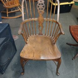 Antique Windsor ARMCHAIR