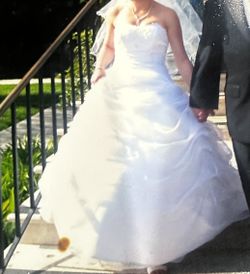 Davids bridal wedding dress size small