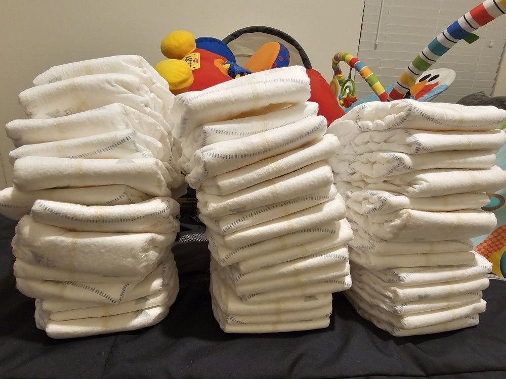 Pampers Diapers SIZE 1