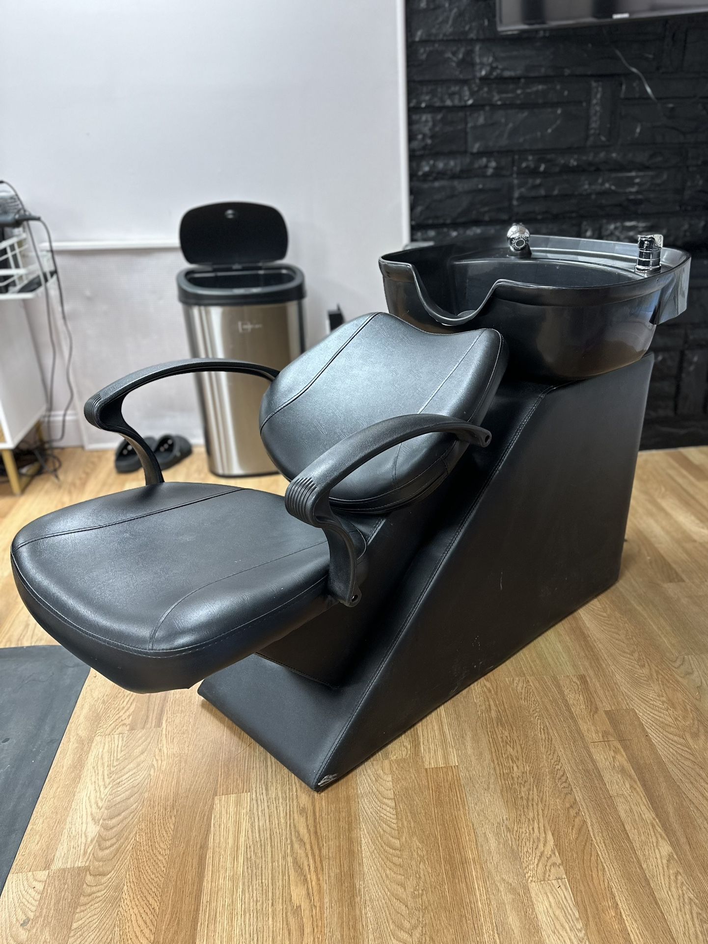 Salon Backwash Sink