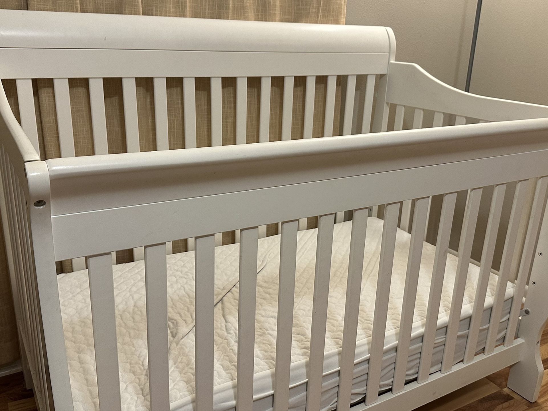 Toddler/Infant Crib or Day Bed + Bassinet