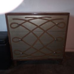 Dresser 3 Drawers